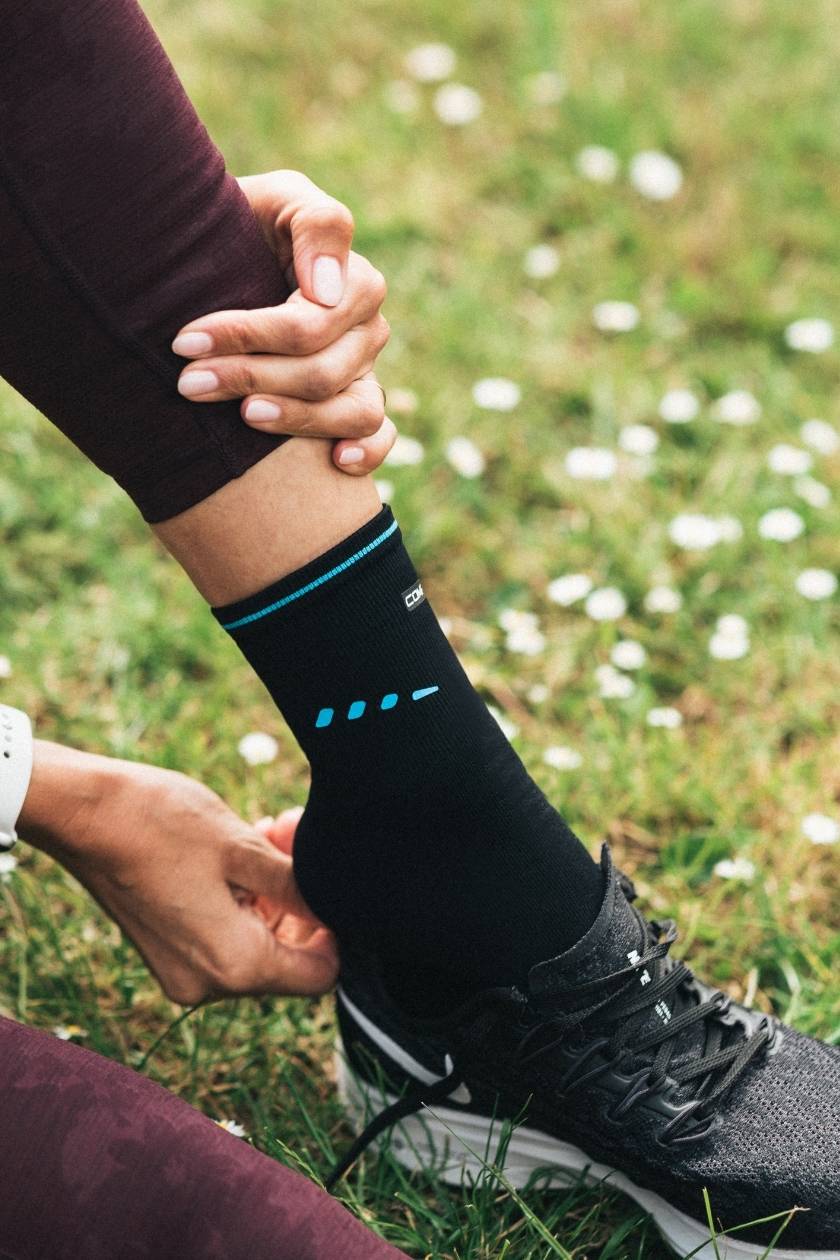 compex-activ-sprunggelenk-bandage-kn-chel-st-tze-gr-e-m image 2