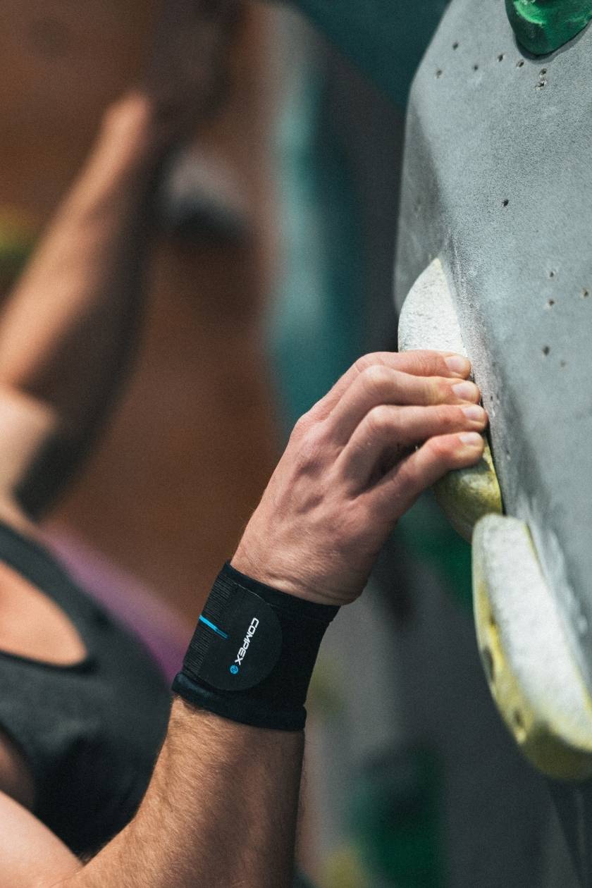 compex-activ-wrist-band-handgelenkbandage-sport-support image 3